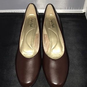 Soft Style flats. Size 11m